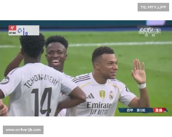 维尼修斯传中造威胁，姆巴佩抢点破门显默契