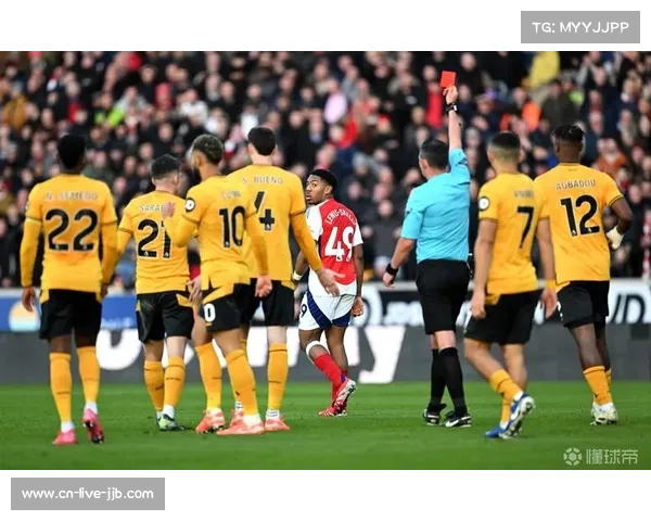 从领先到被扳平：解析阿森纳对阵狼队比赛中防守体系的瞬间崩塌